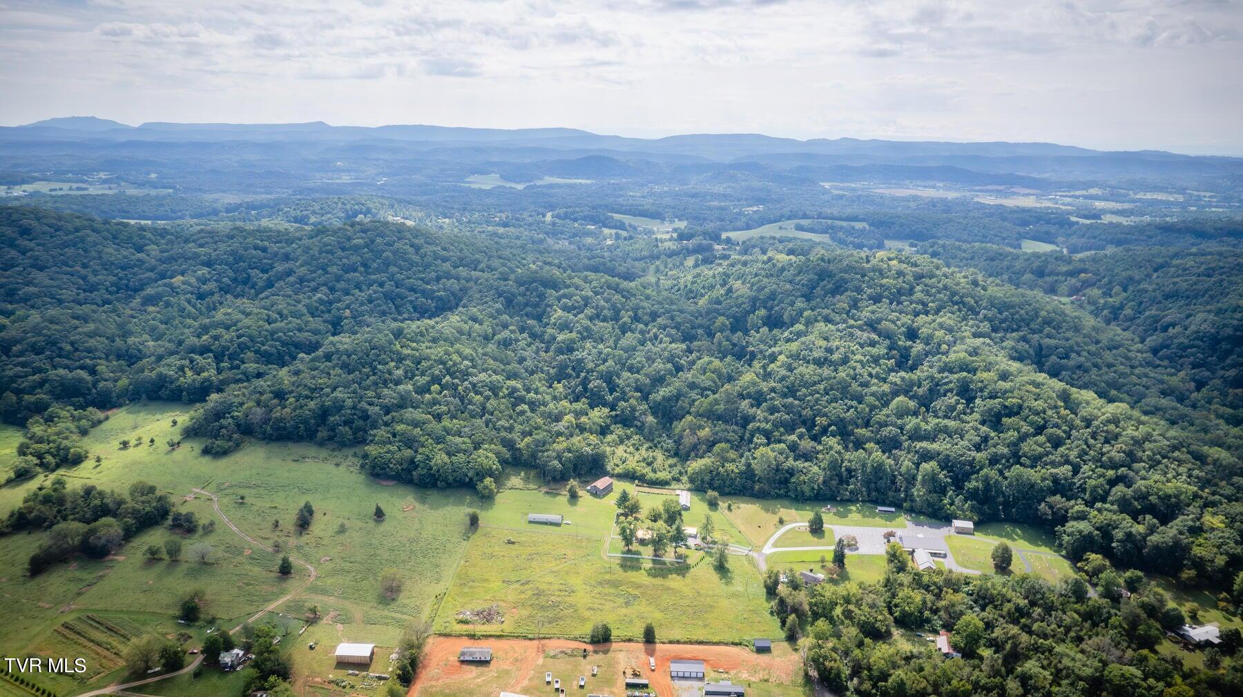 139 Howes Chapel Road Rogersville, TN 37857 - Photo 9 of 69 20230921222829468863000000-o