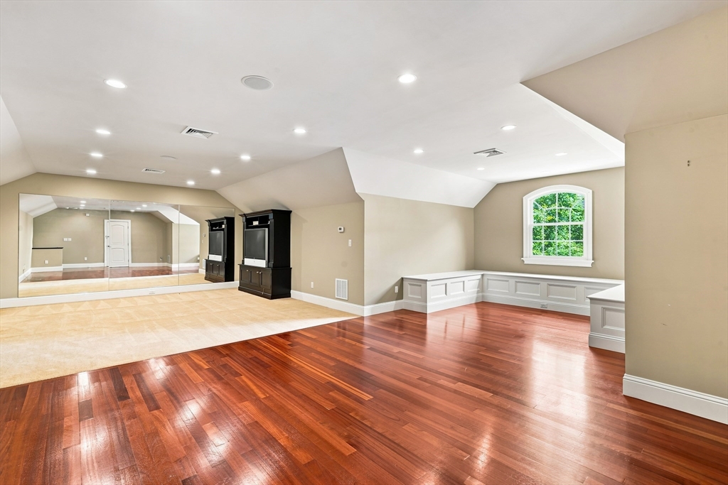21 Douglas Road Lexington, MA 02420 - Photo 30 of 37 Gallery Image 30