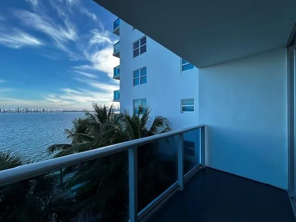 $2,641 | 1900 South Treasure Drive, Unit 3U, North Bay Village, FL 33141