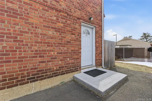 $1,300 | 2420 Bennett Avenue, Unit 1C, North Bellmore, NY 11710