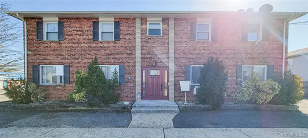 $1,300 | 2420 Bennett Avenue, Unit 1C, North Bellmore, NY 11710