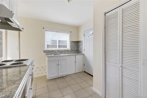 $1,300 | 2420 Bennett Avenue, Unit 1C, North Bellmore, NY 11710