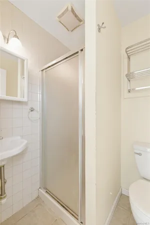 $1,300 | 2420 Bennett Avenue, Unit 1C, North Bellmore, NY 11710