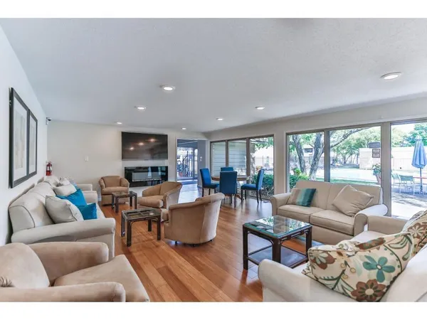 $134,900 | 6328 Barrie Road, Unit 2F, Edina, MN 55435