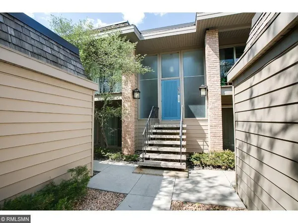 $134,900 | 6328 Barrie Road, Unit 2F, Edina, MN 55435