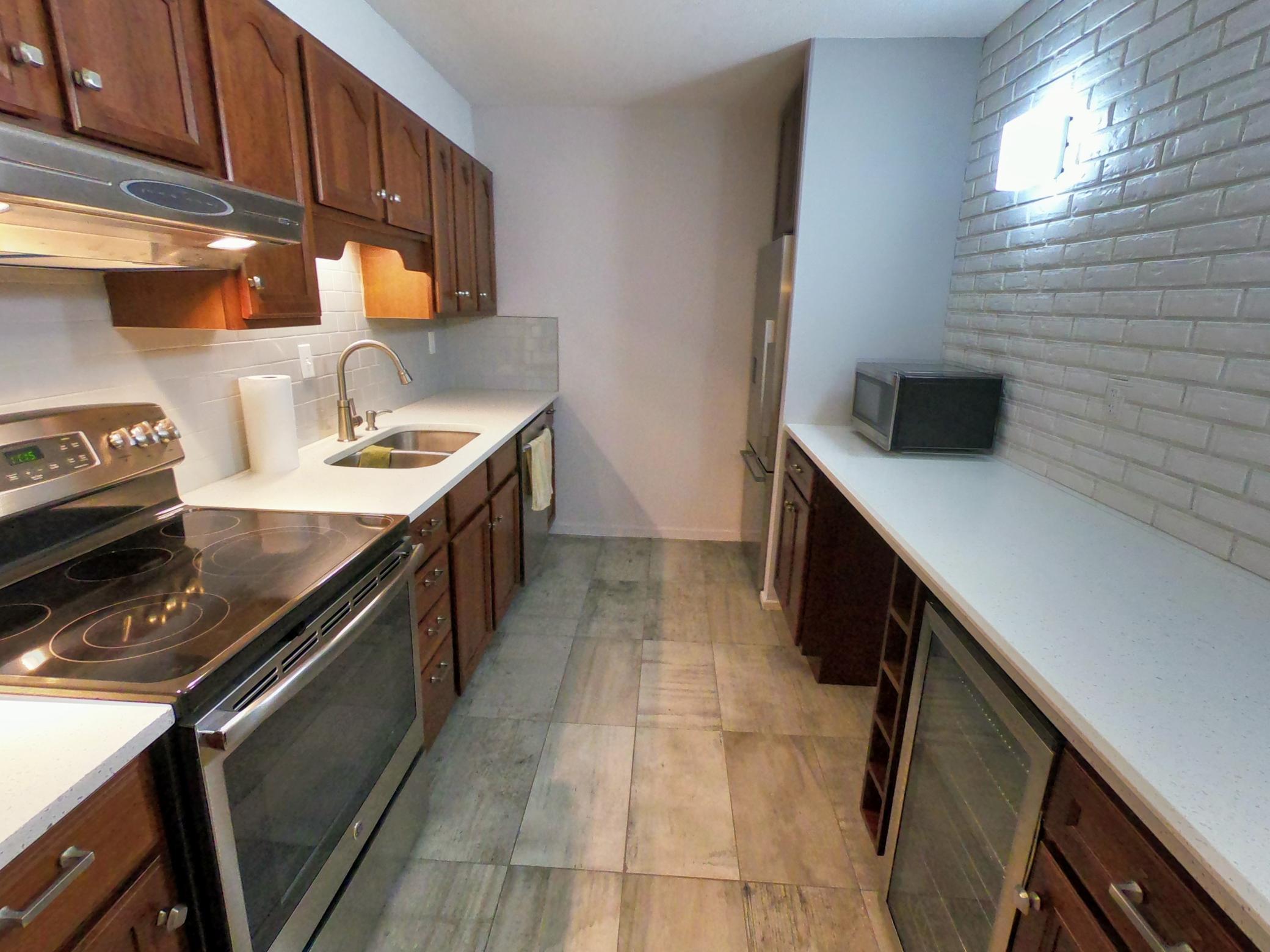 6328 Barrie Road, Unit 2F Edina, MN 55435 - Photo 7 of 23