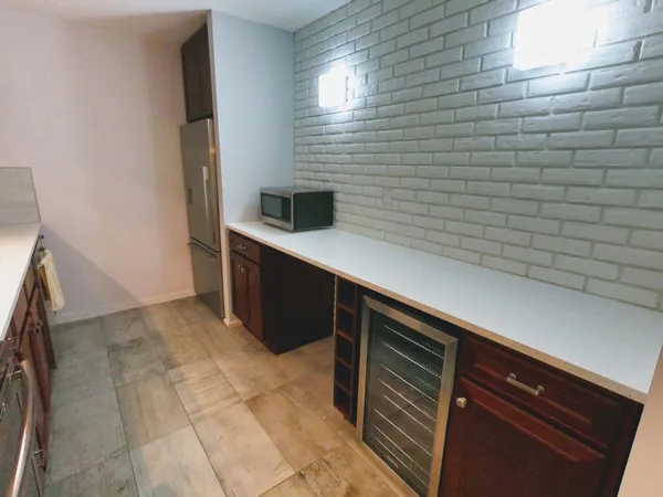 $134,900 | 6328 Barrie Road, Unit 2F, Edina, MN 55435