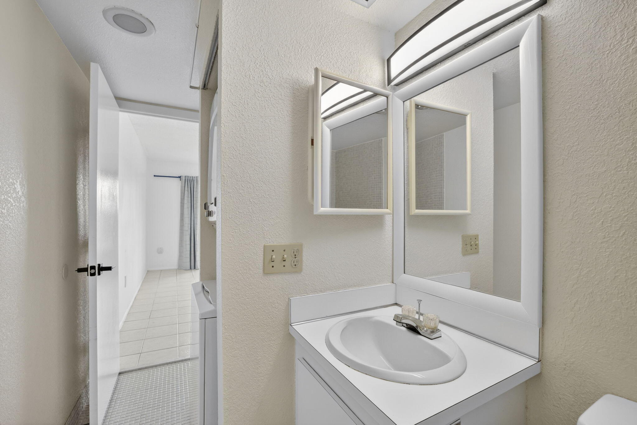 4174 Inverrary Drive, Unit 513 Lauderhill, FL 33319 - Photo 20 of 36 18-web-or-mls-8I8A2001