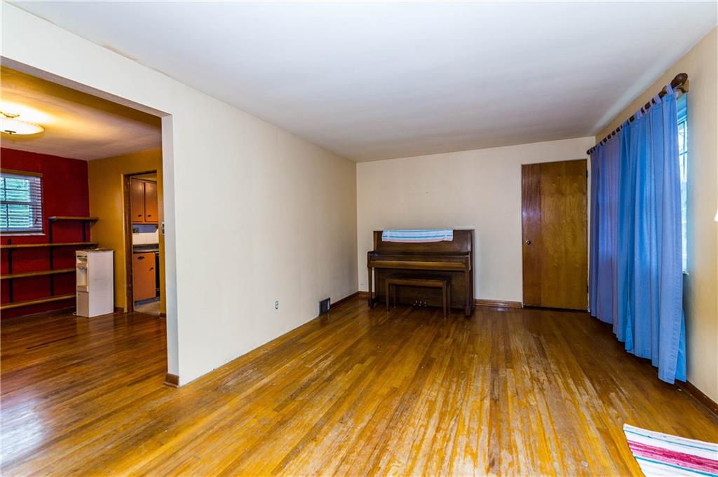652 Field Club Road Pittsburgh, PA 15238 - Photo 6 of 24 Gallery Image 6