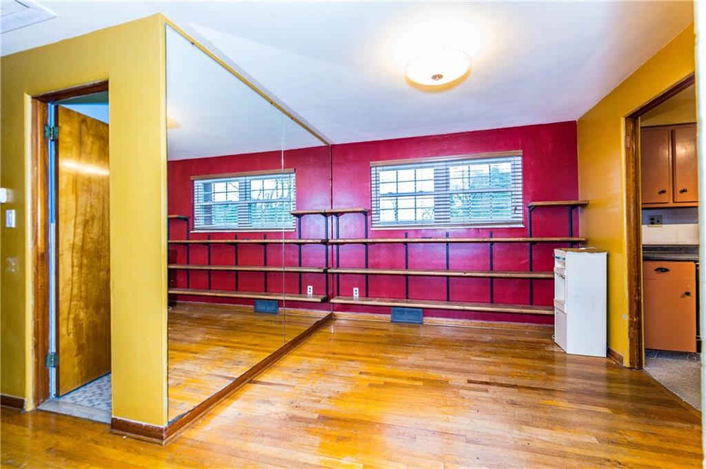 652 Field Club Road Pittsburgh, PA 15238 - Photo 8 of 24 Gallery Image 8