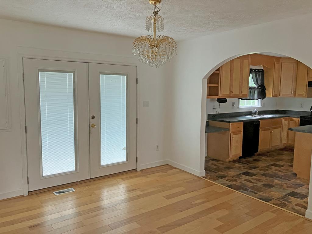 1322 Tuggle Road Farmville, VA 23901 - Photo 4 of 19 Gallery Image 4