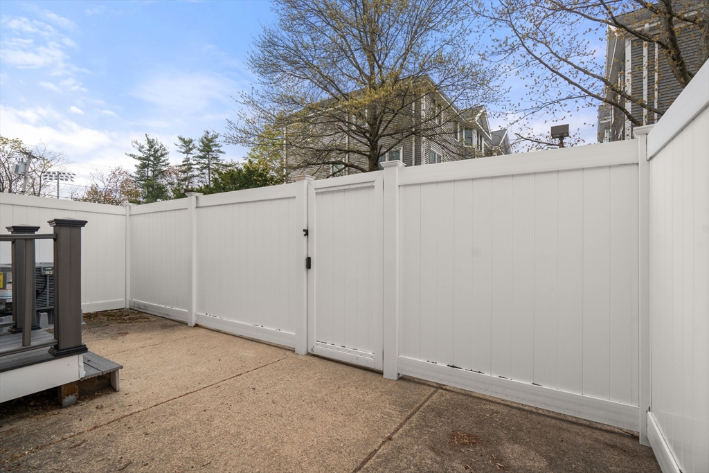 110 Coolidge Hill Road, Unit 2 Watertown, MA 02472 - Photo 21 of 24