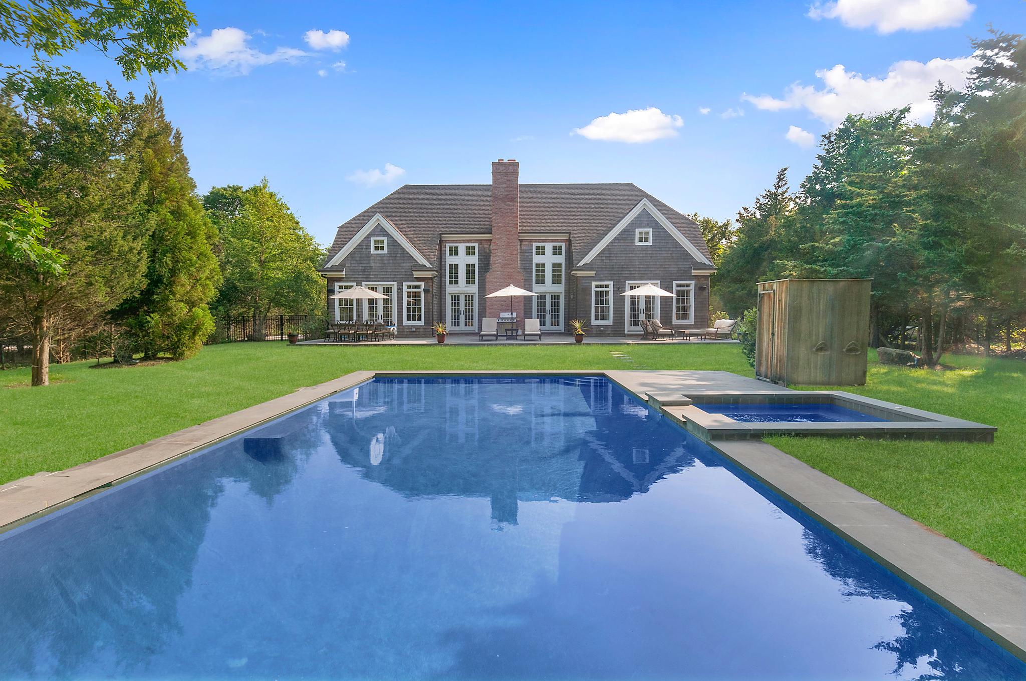 105 Talmage Farm Lane East Hampton, NY 11937 - Photo 1 of 10