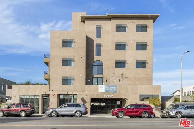 $2,695 | 3617 Venice Boulevard, Los Angeles, CA 90019