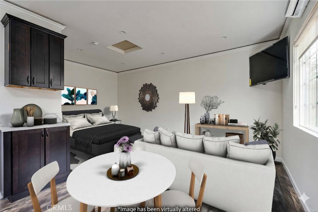 19308 Calvert Street Tarzana, CA 91335 - Photo 4 of 10