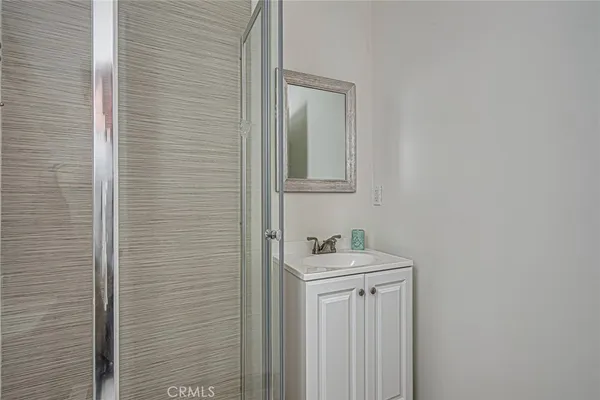 $1,999 | 19308 Calvert Street, Tarzana, CA 91335