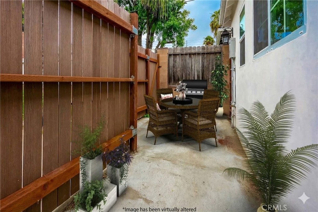 19308 Calvert Street Tarzana, CA 91335 - Photo 9 of 10