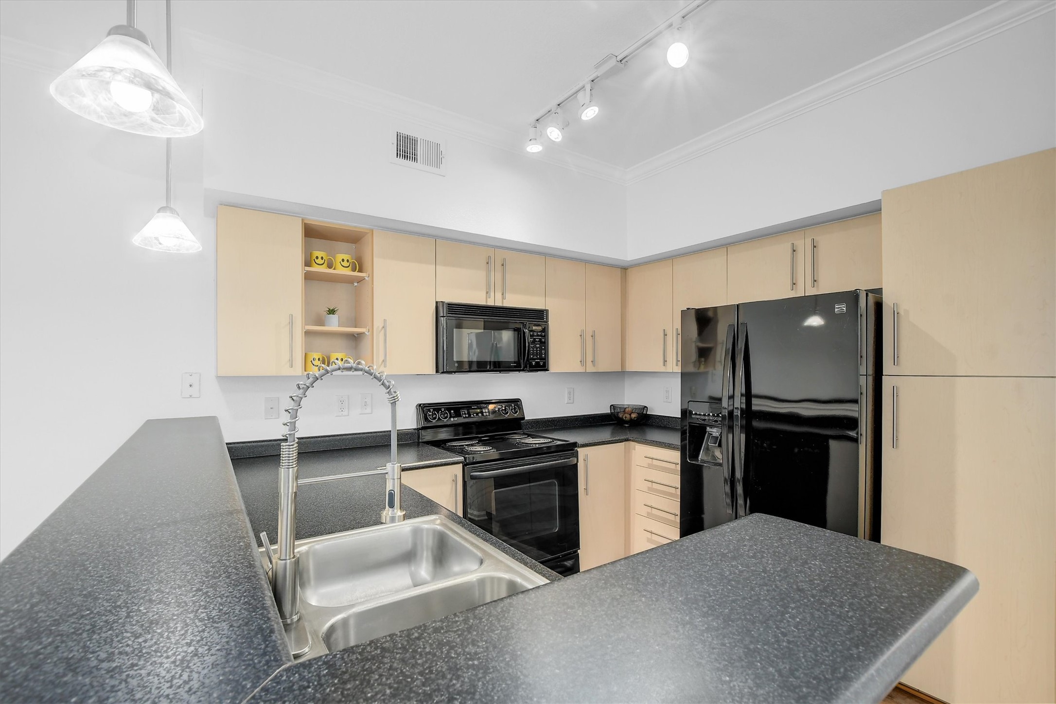 11203 Ranch Road 2222, Unit 301 Austin, TX 78732 - Photo 11 of 37