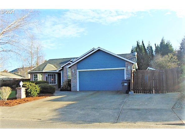 1755 Ridgley Boulevard Eugene, OR 97401 - Photo 2 of 31 Gallery Image 2