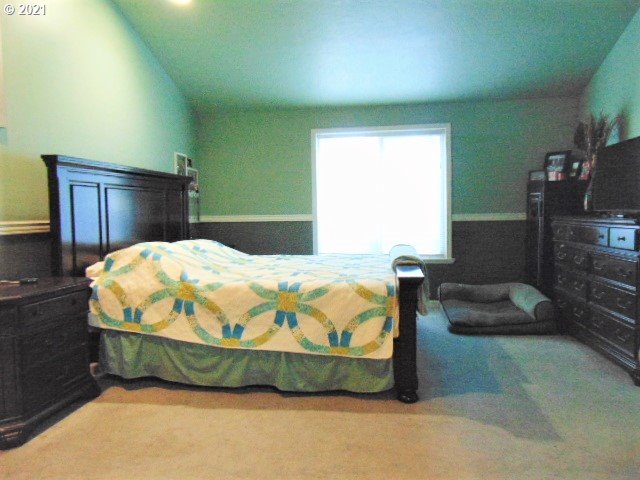 1755 Ridgley Boulevard Eugene, OR 97401 - Photo 12 of 31 Gallery Image 12