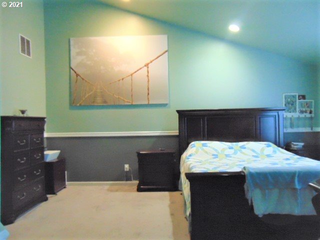 1755 Ridgley Boulevard Eugene, OR 97401 - Photo 13 of 31 Gallery Image 13