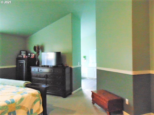 1755 Ridgley Boulevard Eugene, OR 97401 - Photo 15 of 31 Gallery Image 15