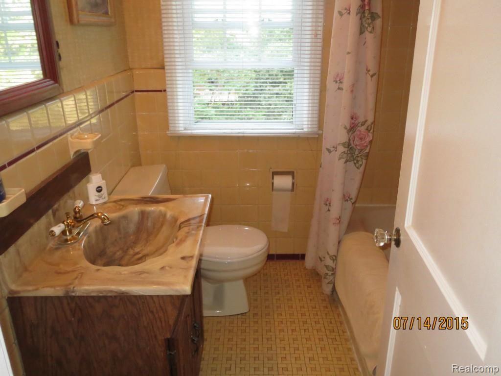 3143 Walnut Lake Road West Bloomfield, MI 48322 - Photo 25 of 64 IMG_7249.jpg