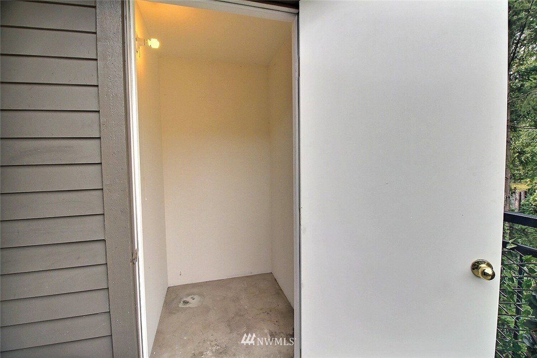 19404 Bothell Way Northeast, Unit B304 Bothell, WA 98011 - Photo 27 of 38 a view of front door