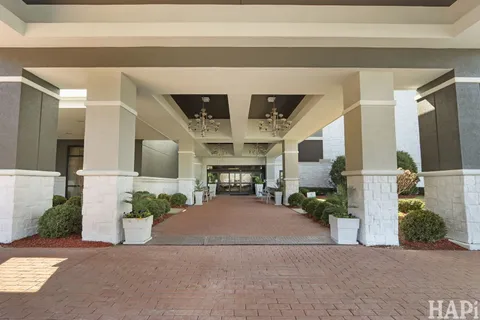 $1,800 | 6175 West Grand Avenue, Unit 4018, Gurnee, IL 60031
