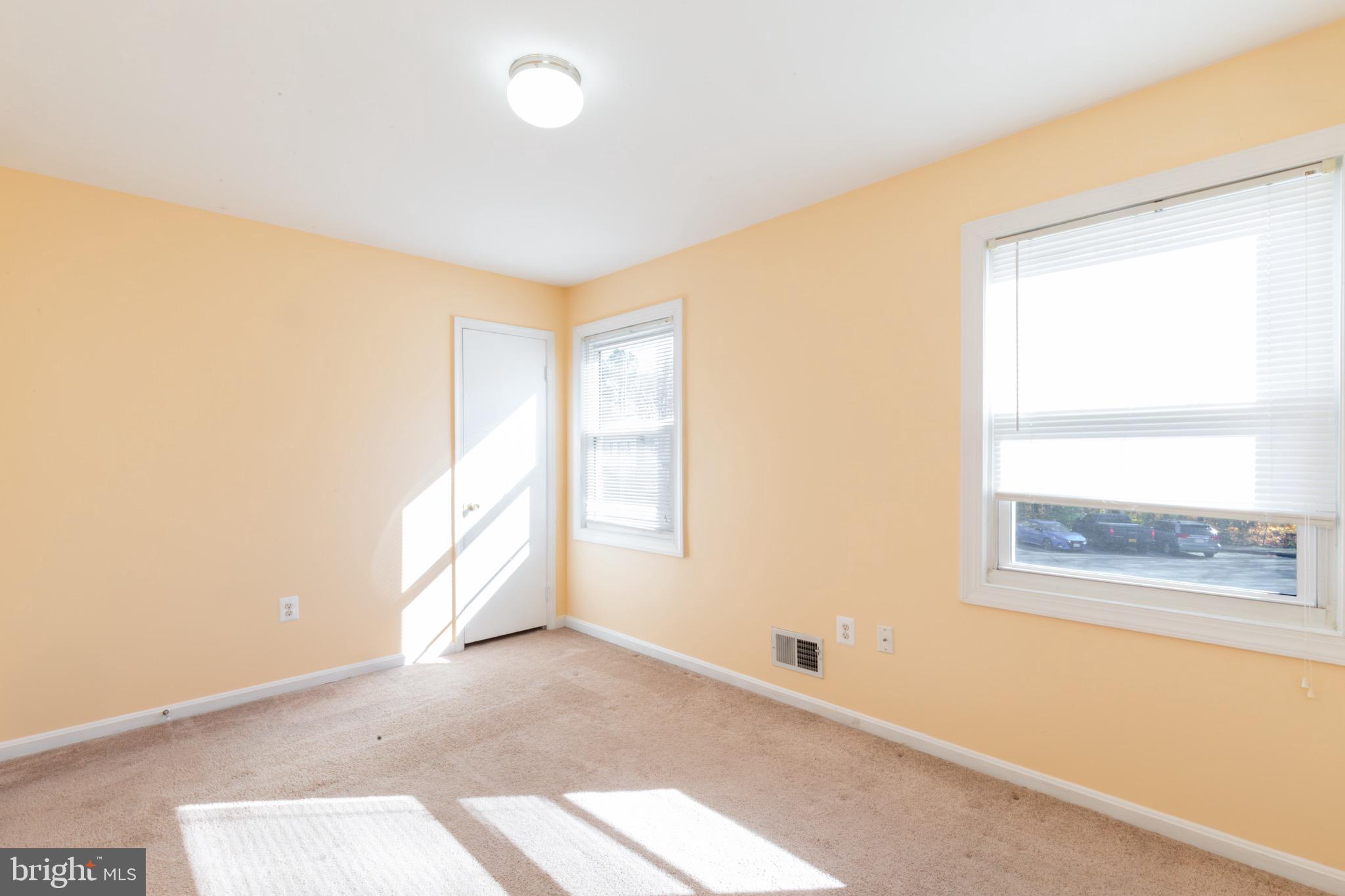 32 Bristol Court Stafford, VA 22556 - Photo 16 of 25 a view of an empty room and a window