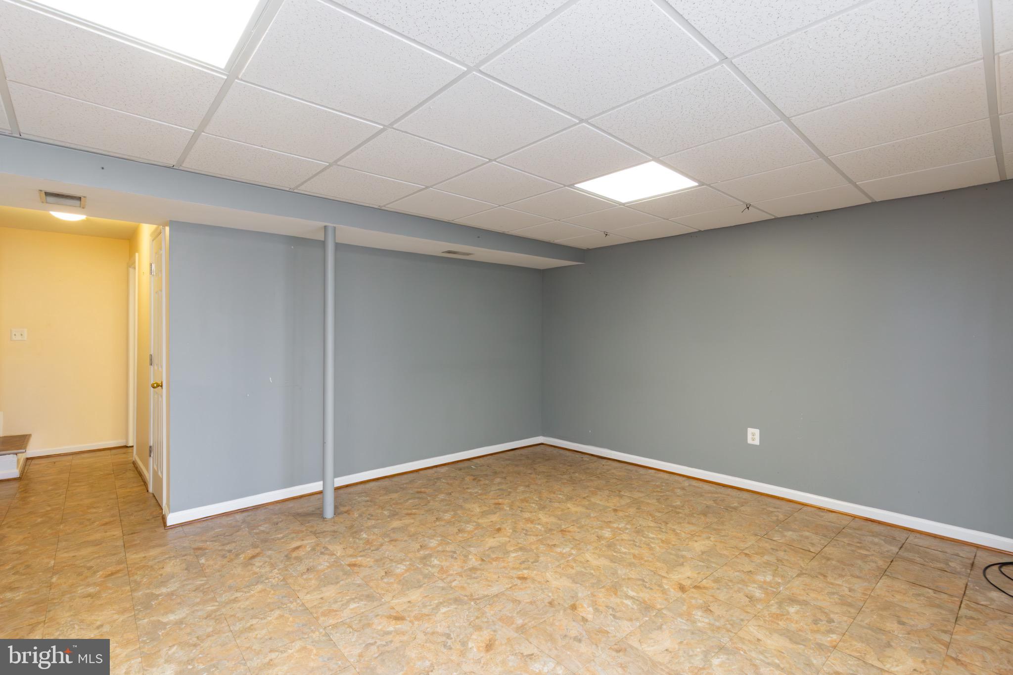 32 Bristol Court Stafford, VA 22556 - Photo 22 of 25 a view of an empty room