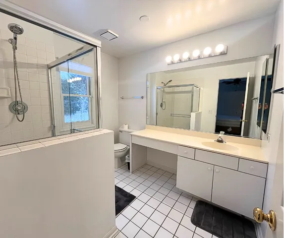 $3,300 | 925 Hartford Drive, Gurnee, IL 60031