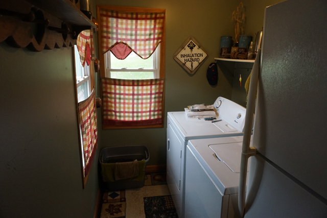 229 East 1st Street Spring Valley, IL 61362 - Photo 6 of 14 a utility room with dryer and washer