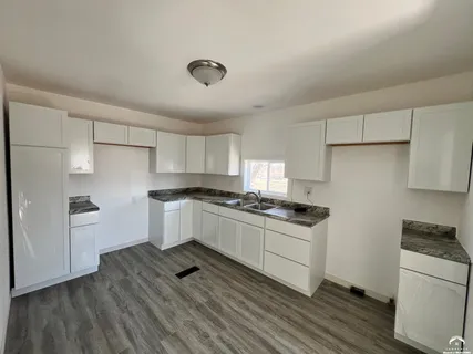 $130,000 | 302 North Iowa Street, Highland, KS 66035