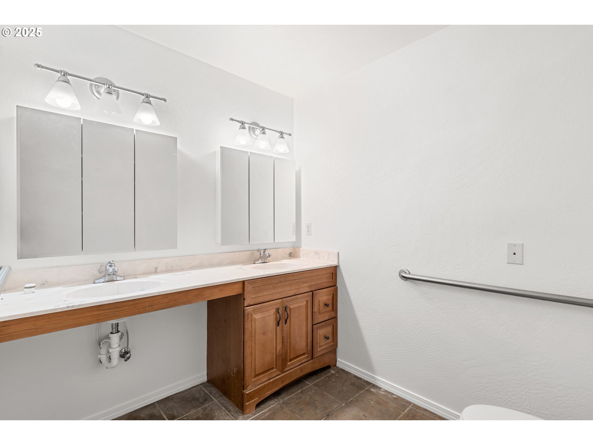 14980 Meadows Road White City, OR 97503 - Photo 19 of 39