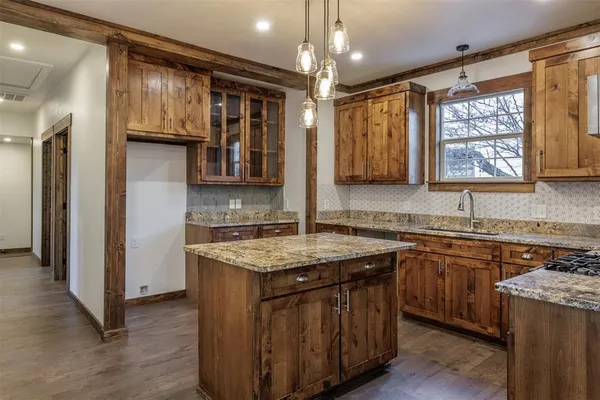 $250,000 | 217 Houston Street, Sulphur Springs, TX 75482