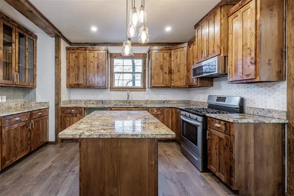 $250,000 | 217 Houston Street, Sulphur Springs, TX 75482