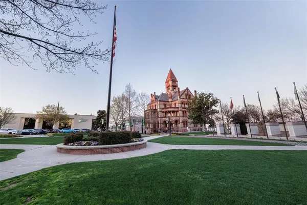 $250,000 | 217 Houston Street, Sulphur Springs, TX 75482