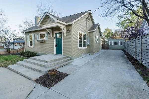 $250,000 | 217 Houston Street, Sulphur Springs, TX 75482