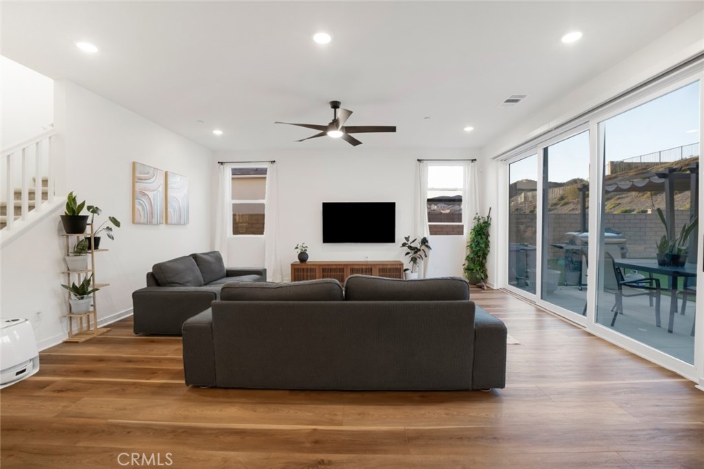 28619 Sunny Ridge Terrace Castaic, CA 91384 - Photo 14 of 60