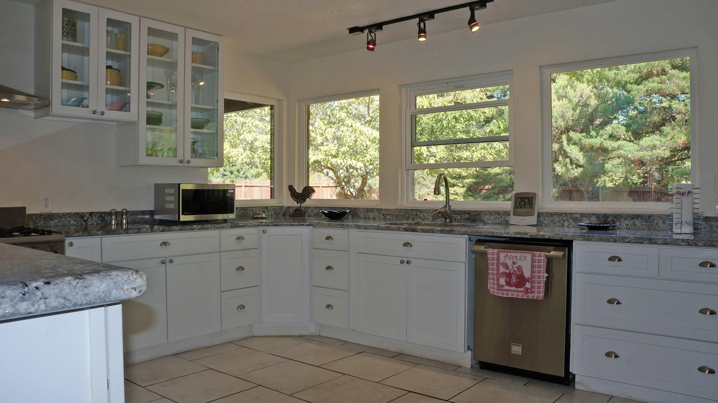 3502 Fisher Road Hydesville, CA 95547 - Photo 5 of 31 Kitchen