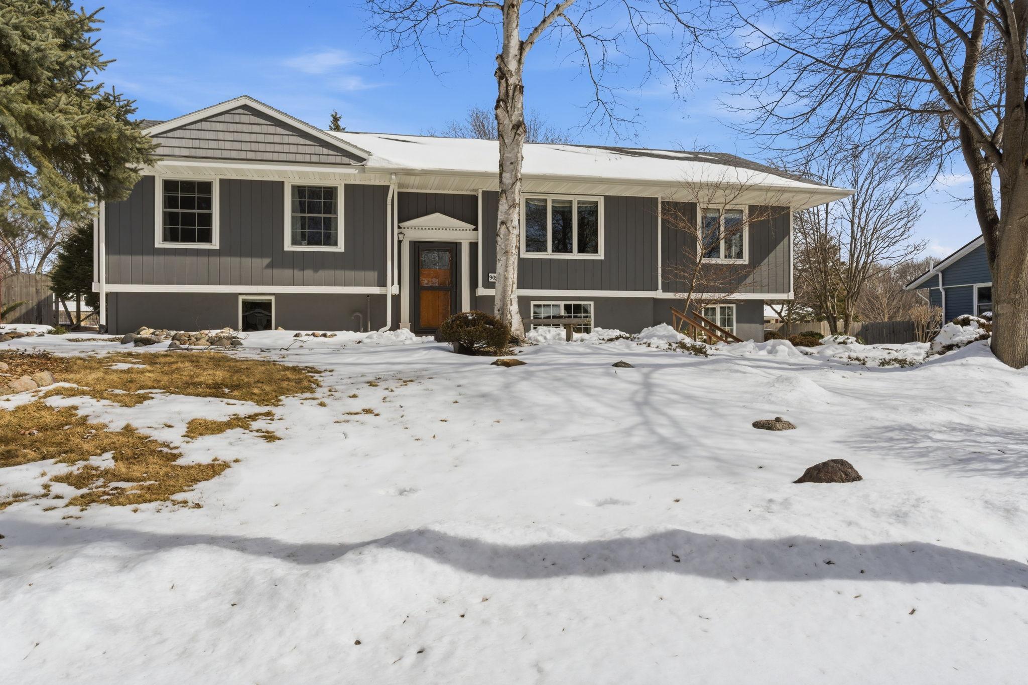 909 16th Street Southwest Willmar, MN 56201 - Photo 1 of 70