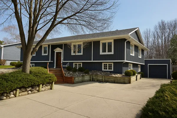 $315,000 | 909 16th Street Southwest, Willmar, MN 56201