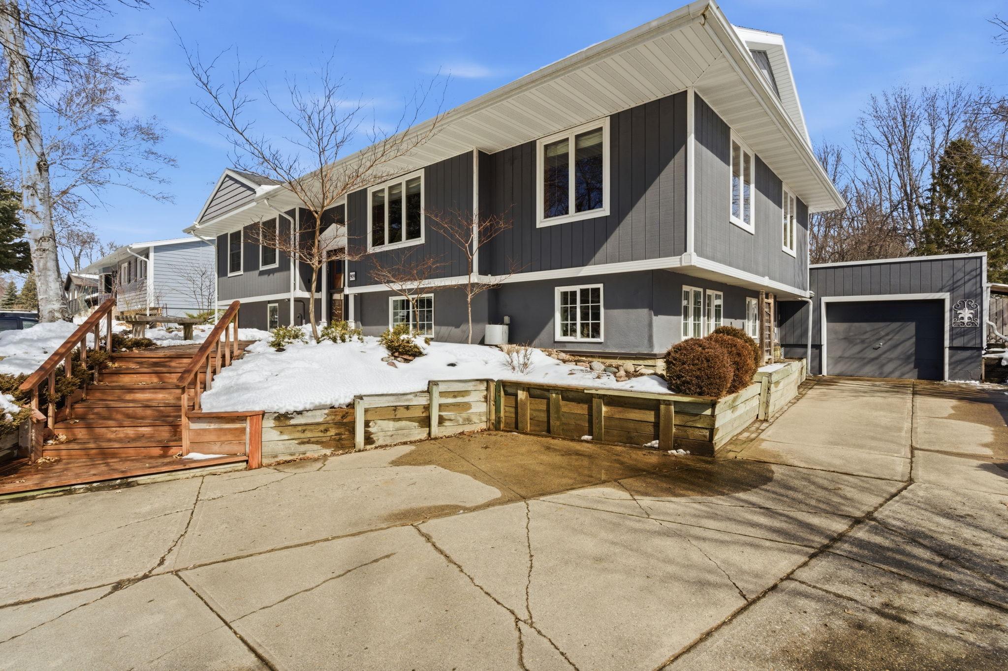 909 16th Street Southwest Willmar, MN 56201 - Photo 2 of 70