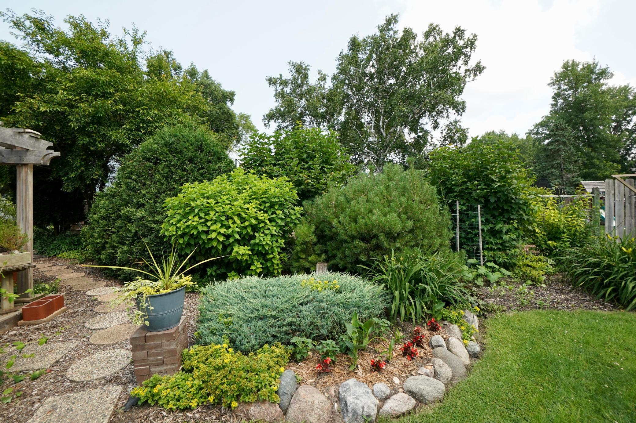 909 16th Street Southwest Willmar, MN 56201 - Photo 4 of 70