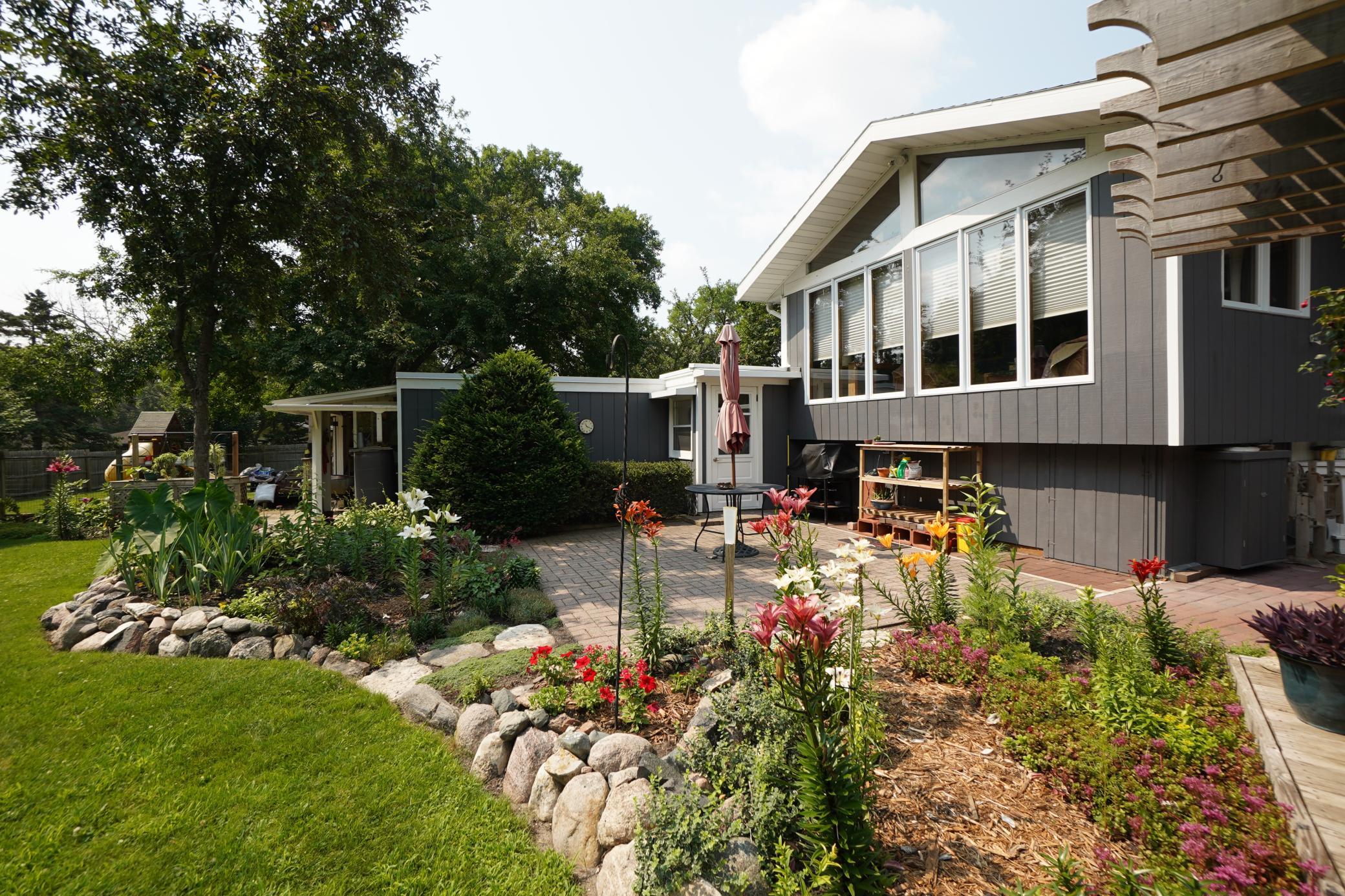 909 16th Street Southwest Willmar, MN 56201 - Photo 5 of 70