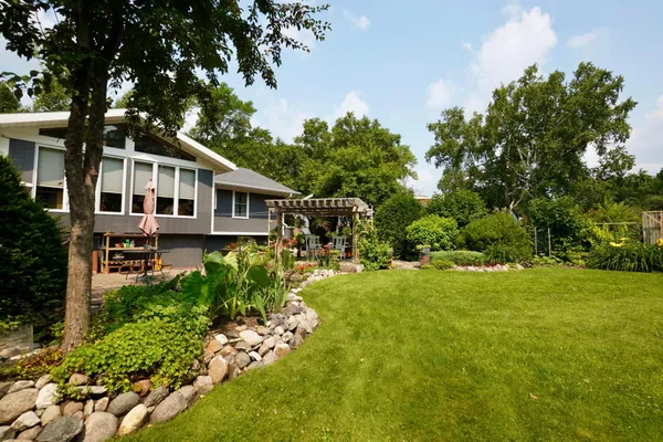 $315,000 | 909 16th Street Southwest, Willmar, MN 56201