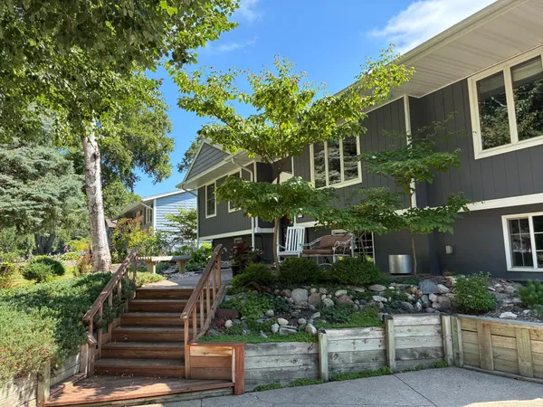 $315,000 | 909 16th Street Southwest, Willmar, MN 56201