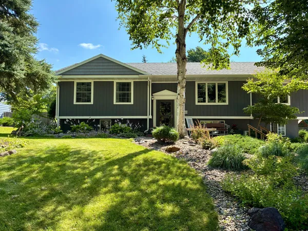 $315,000 | 909 16th Street Southwest, Willmar, MN 56201