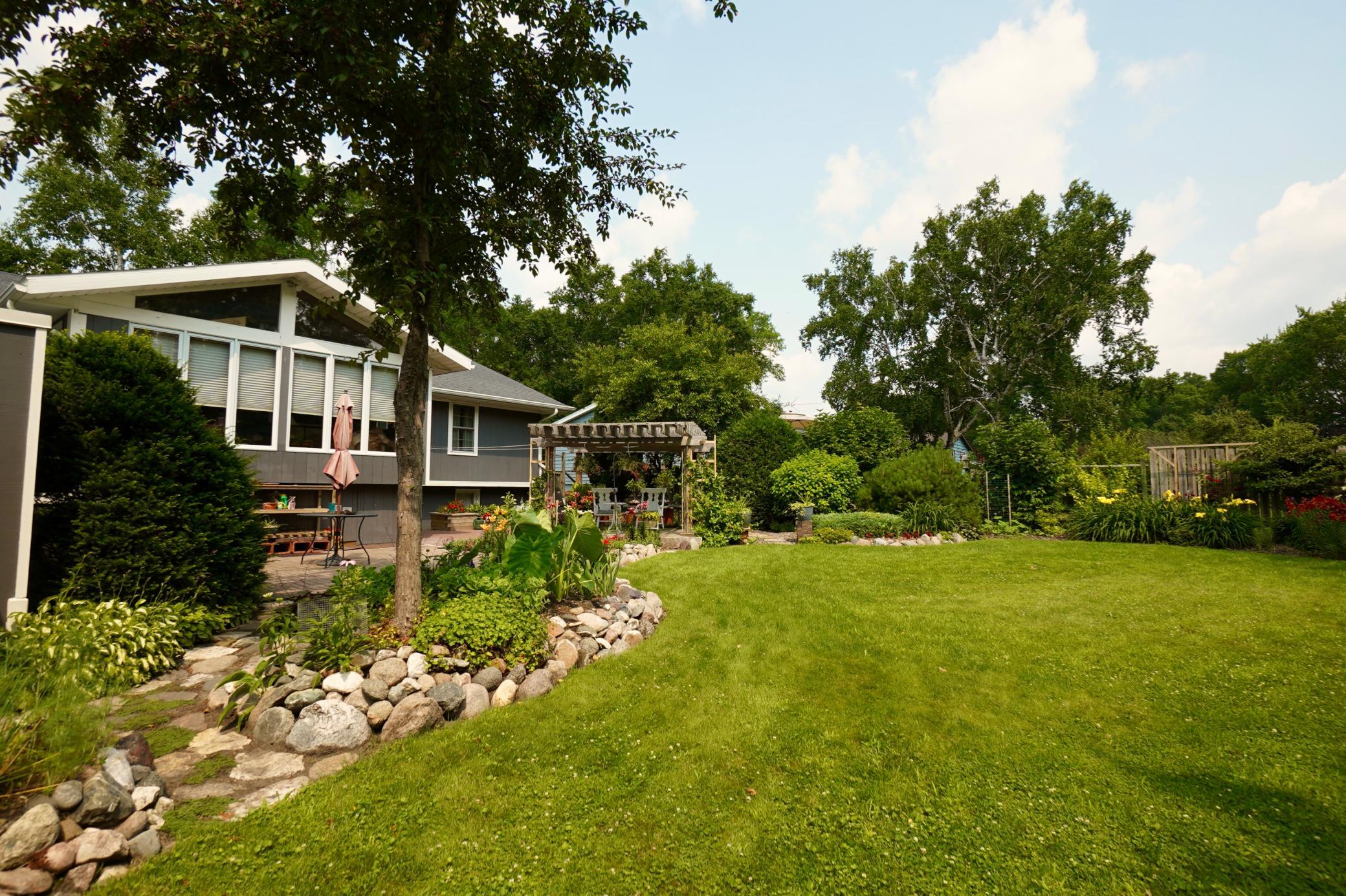 909 16th Street Southwest Willmar, MN 56201 - Photo 7 of 70